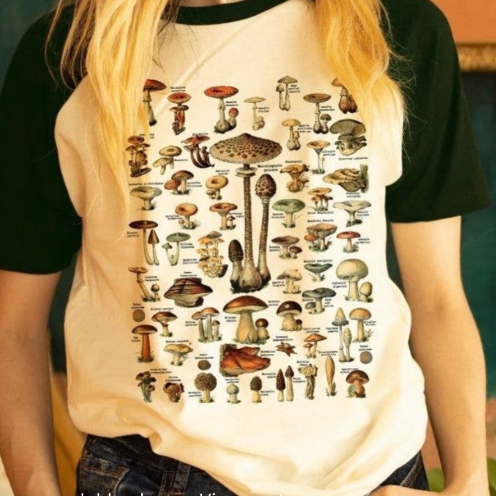 *SOLD* Mushroom Lovers Raglan Tee - NEW! 🌲🍄